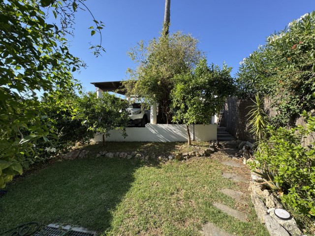 3 Bedrooms Townhouse in Estepona