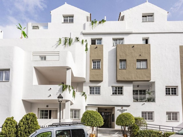 2 Bedrooms Apartment in Nueva Andalucía