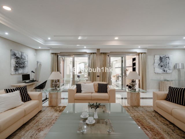 2 Bedrooms Apartment in Marbella