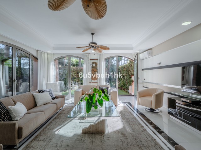 2 Bedrooms Apartment in Marbella