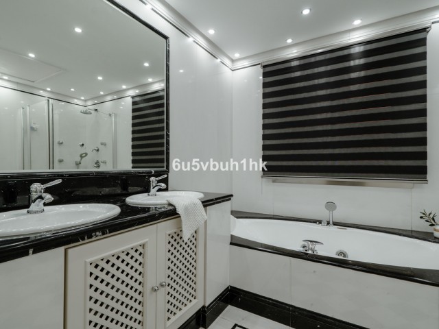 2 Bedrooms Apartment in Marbella