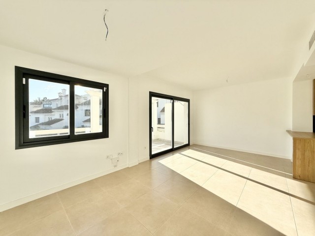 3 Bedrooms Townhouse in Estepona