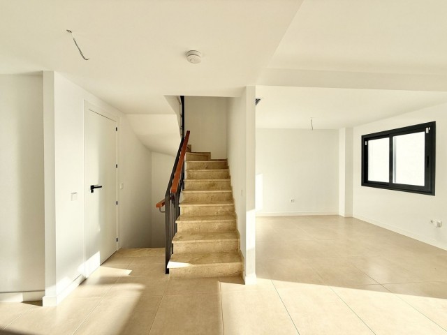 3 Bedrooms Townhouse in Estepona