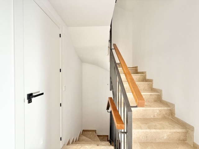 3 Bedrooms Townhouse in Estepona