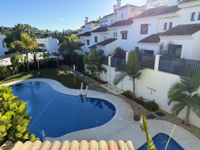 3 Bedrooms Townhouse in Estepona