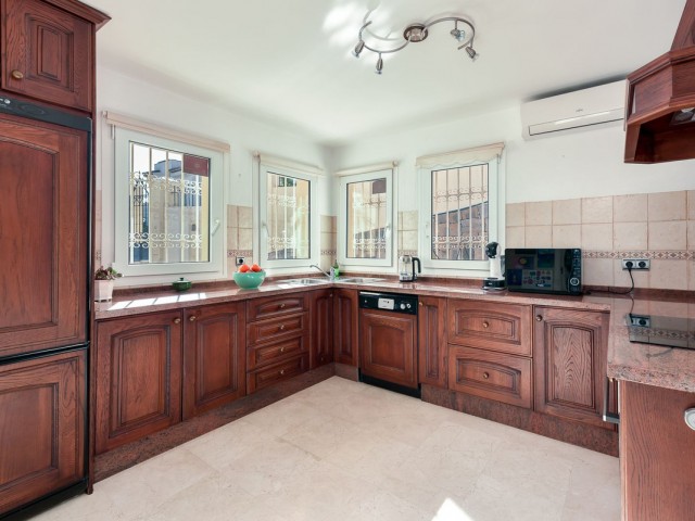 3 Makuuhuoneen Huvila Mijas Costa