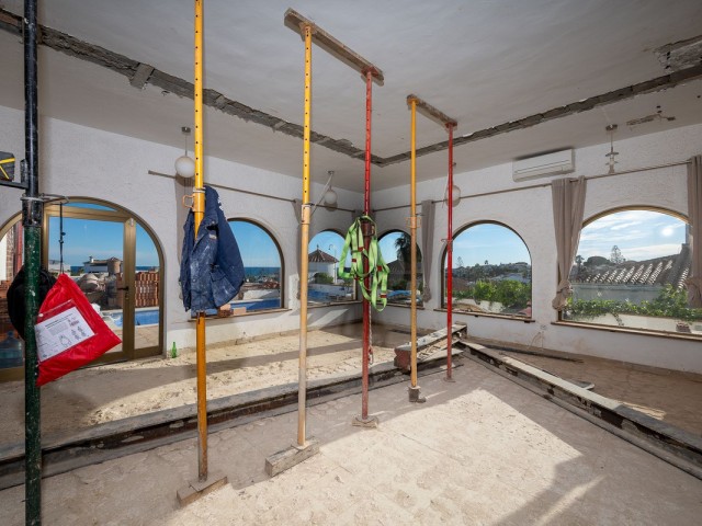 4 Makuuhuoneen Huvila El Faro