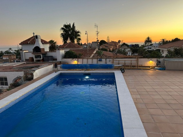 4 Makuuhuoneen Huvila El Faro