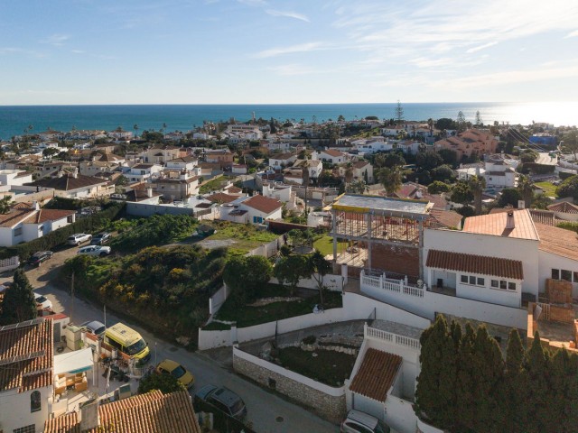 4 Makuuhuoneen Huvila El Faro