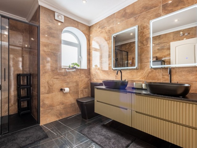 4 Bedrooms Villa in Fuengirola