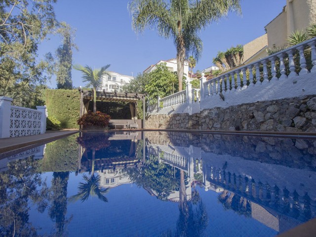 Villa con 3 Dormitorios  en Benalmadena