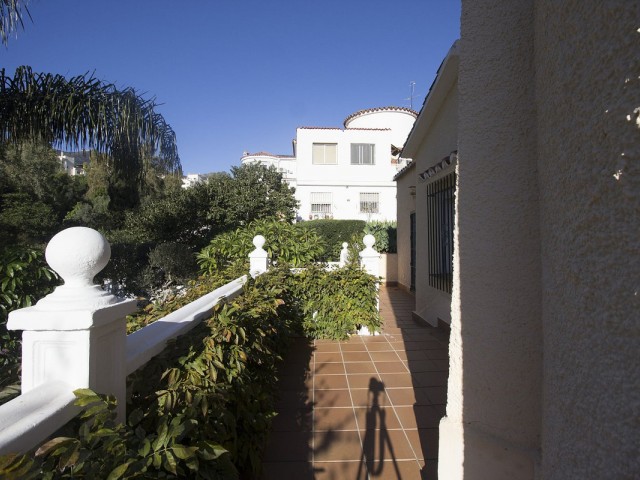 Villa con 3 Dormitorios  en Benalmadena