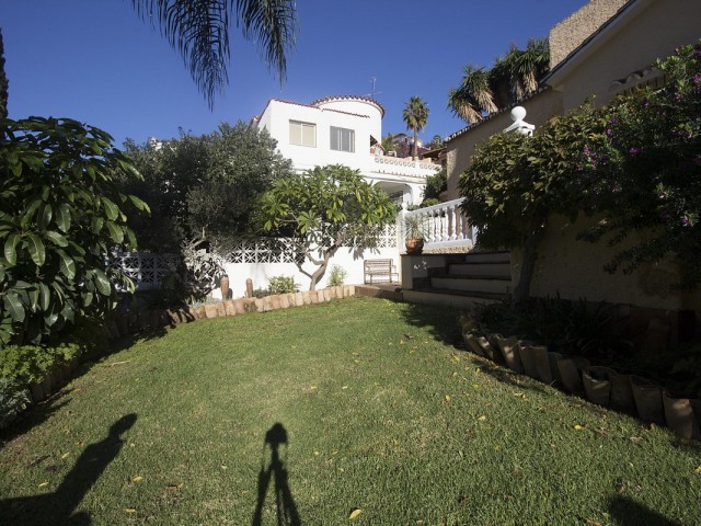 Villa con 3 Dormitorios  en Benalmadena