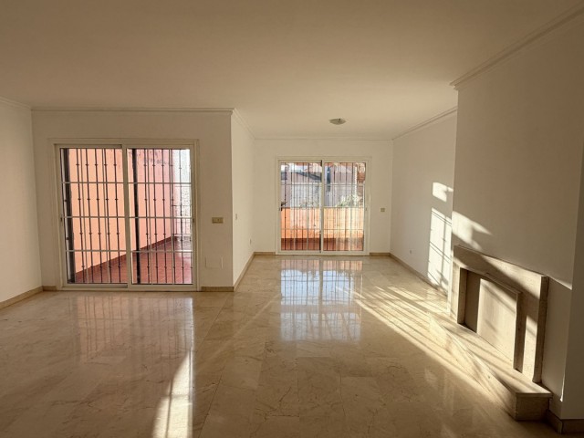 4 Bedrooms Townhouse in Riviera del Sol