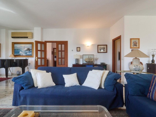 4 Bedrooms Villa in Mijas Costa