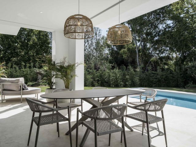 4 Schlafzimmer Villa in New Golden Mile