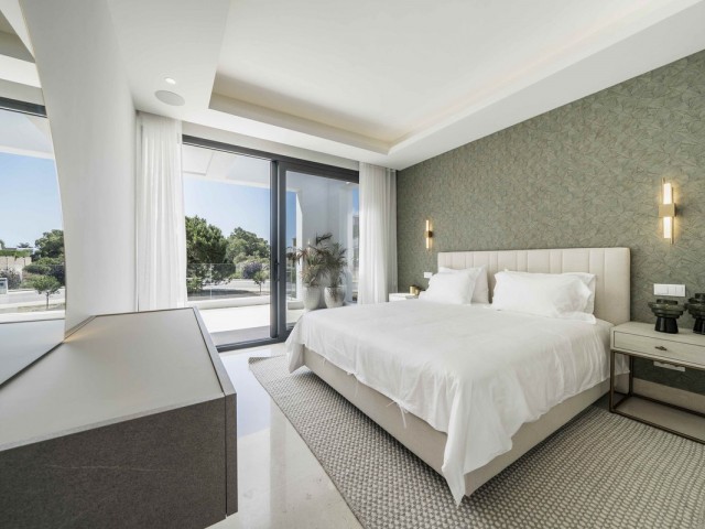 4 Schlafzimmer Villa in New Golden Mile