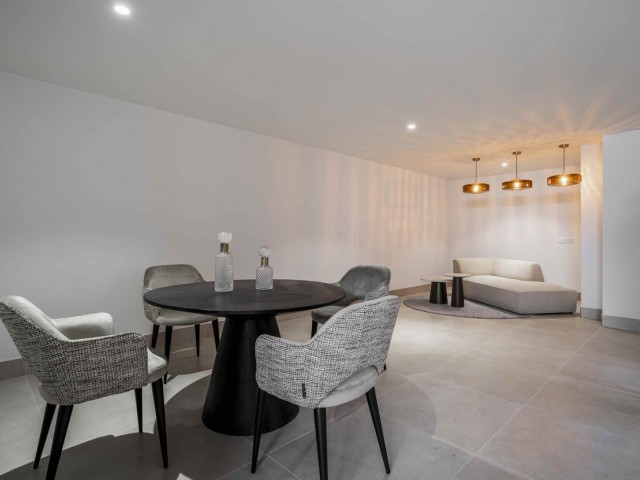 4 Schlafzimmer Villa in New Golden Mile