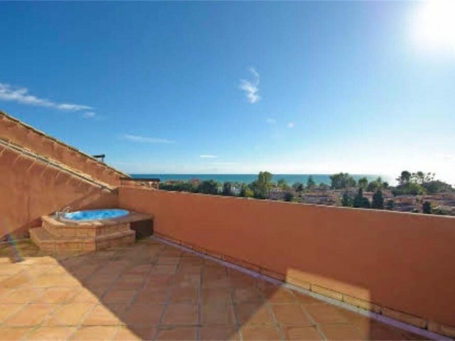 Ático con 3 Dormitorios  en Marbella