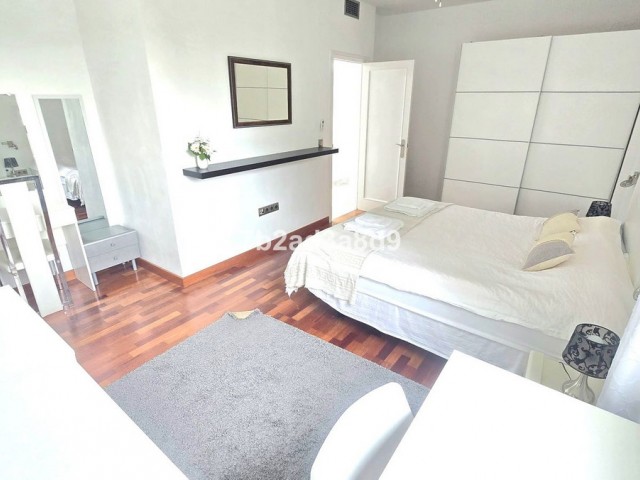 8 Bedrooms Villa in Nueva Andalucía