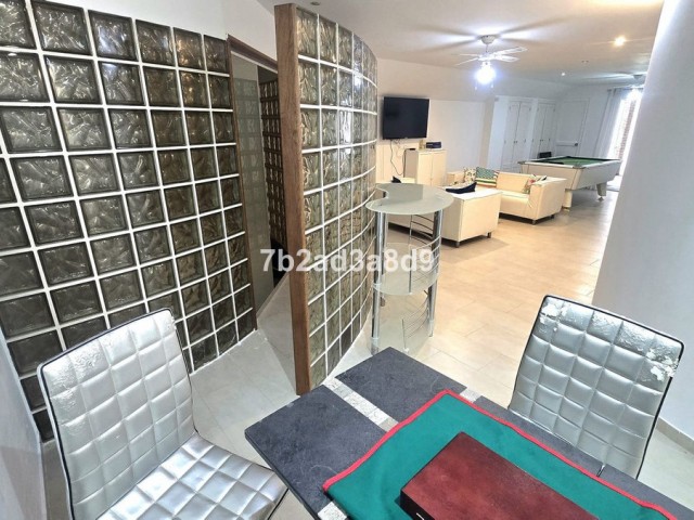 8 Bedrooms Villa in Nueva Andalucía