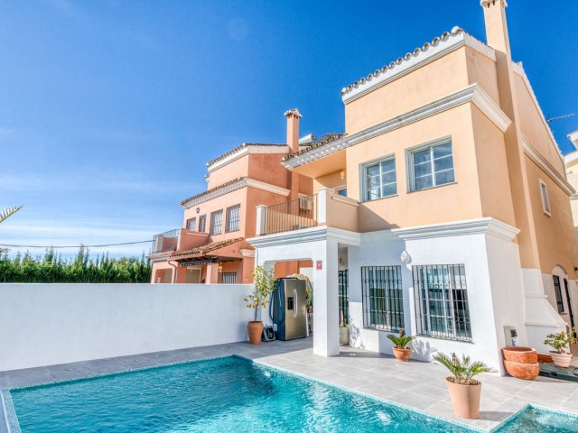 4 Bedrooms Villa in New Golden Mile