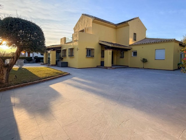Villa con 4 Dormitorios  en Mijas Golf
