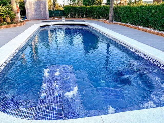 Villa con 4 Dormitorios  en Mijas Golf