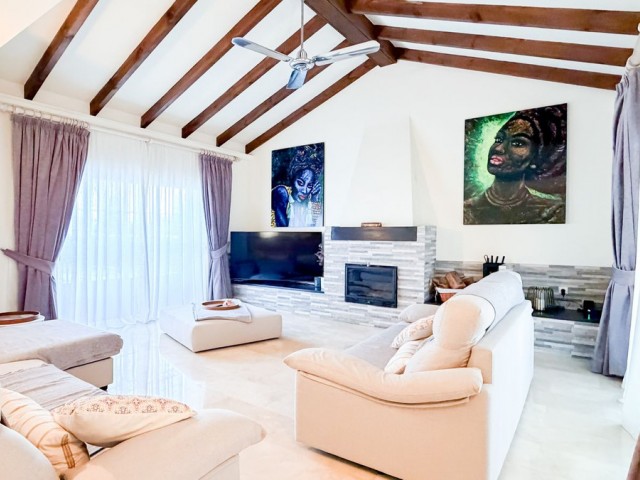 Villa con 4 Dormitorios  en Mijas Golf