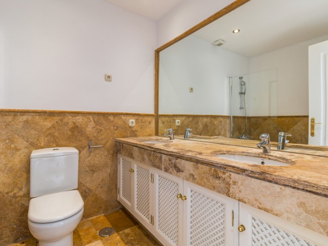 3 Bedrooms Townhouse in Istán