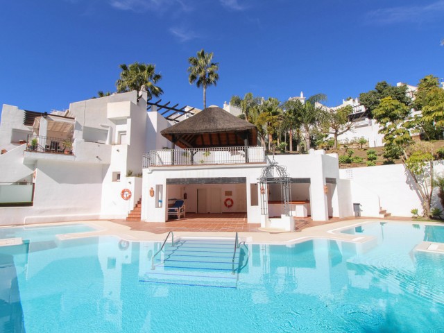 Maison mitoyenne avec 3 Chambres  à Istán