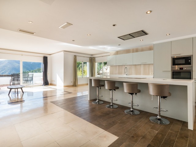 Maison mitoyenne avec 3 Chambres  à Istán