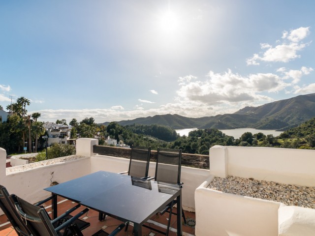 Maison mitoyenne avec 3 Chambres  à Istán