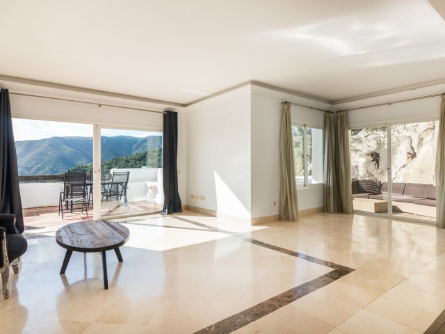 Maison mitoyenne avec 3 Chambres  à Istán