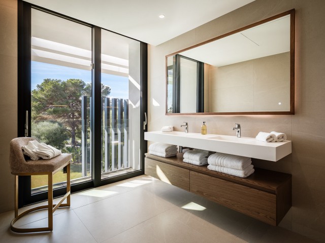 7 Bedrooms Villa in Sotogrande Costa