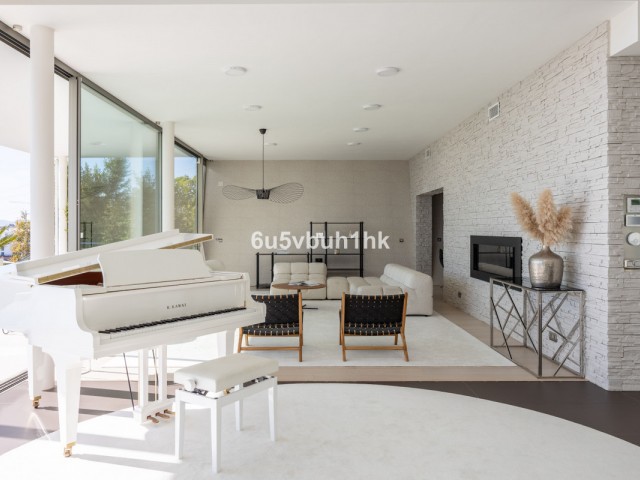 Villa con 4 Dormitorios  en Benalmadena