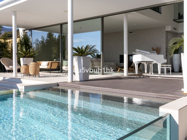 4 Bedrooms Villa in Benalmadena