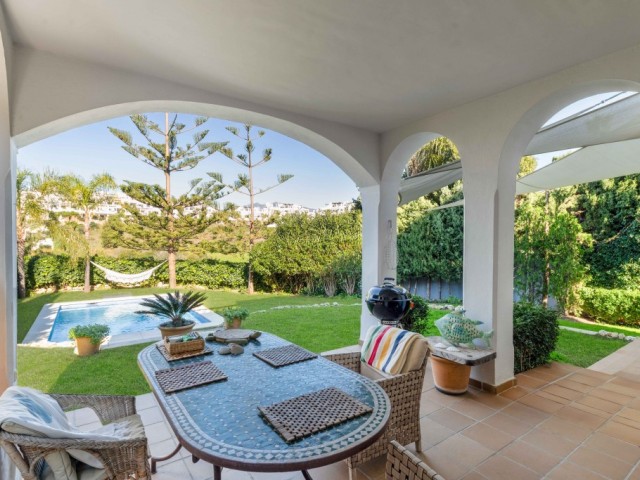 Villa avec 4 Chambres  à Estepona