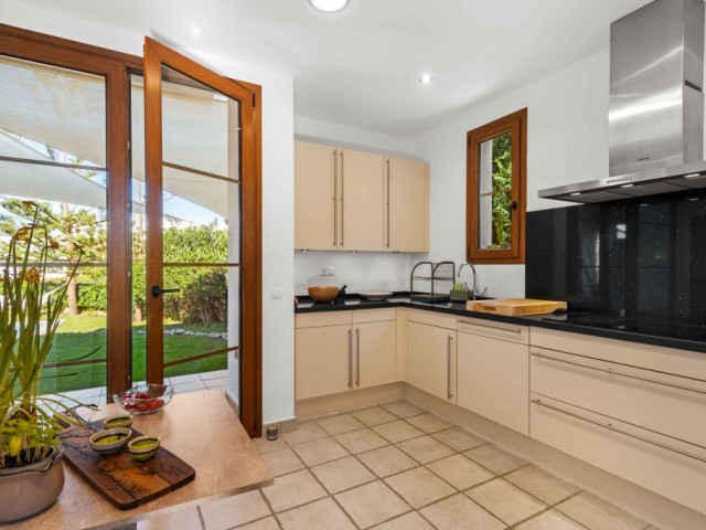 Villa avec 4 Chambres  à Estepona