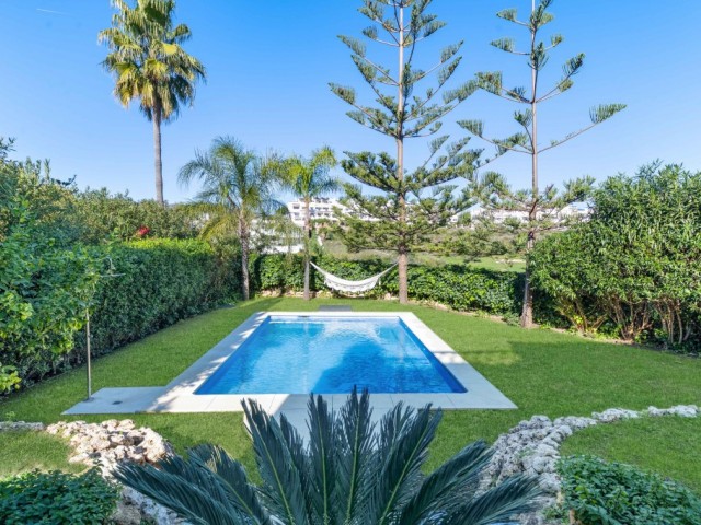 Villa avec 4 Chambres  à Estepona