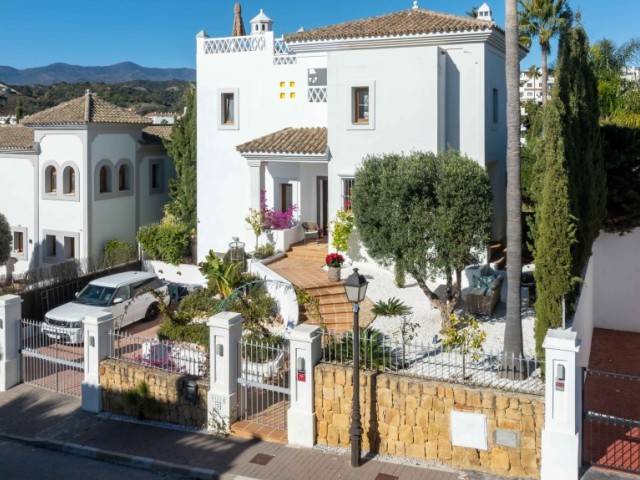 Villa avec 4 Chambres  à Estepona