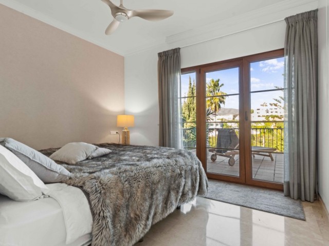 Villa avec 4 Chambres  à Estepona