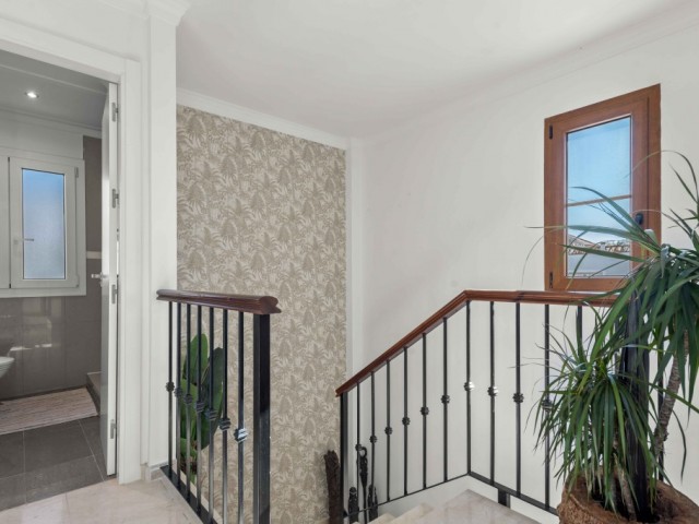 Villa avec 4 Chambres  à Estepona