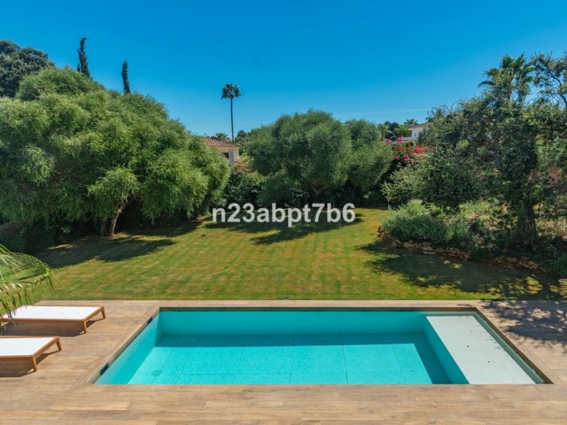 5 Bedrooms Villa in Sotogrande Costa