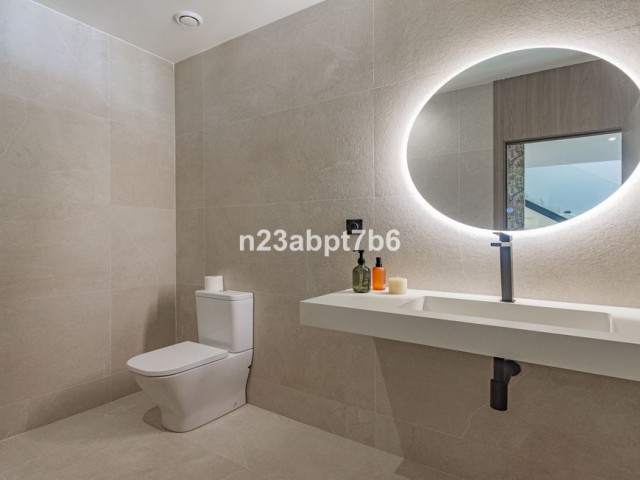 5 Bedrooms Villa in Sotogrande Costa