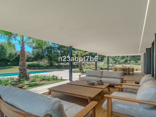 5 Bedrooms Villa in Sotogrande Costa