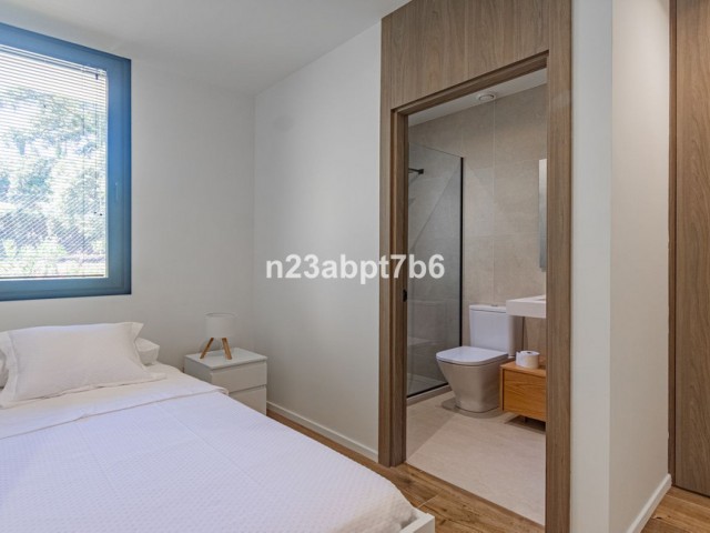 5 Bedrooms Villa in Sotogrande Costa