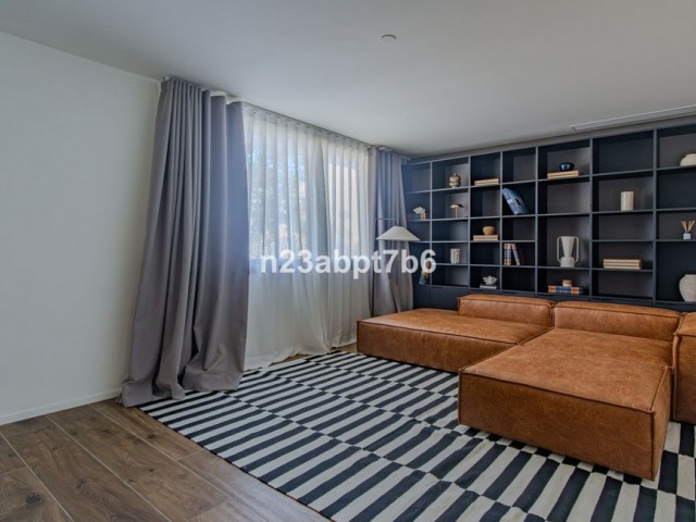 5 Bedrooms Villa in Sotogrande Costa