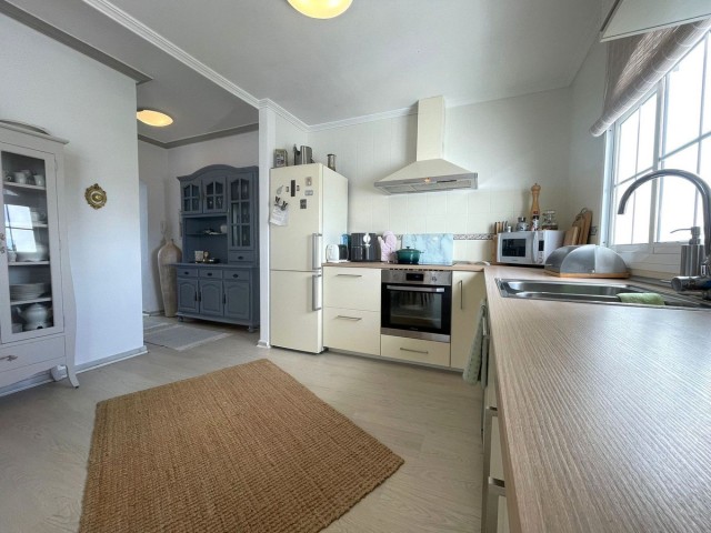 Penthouse avec 2 Chambres  à Estepona