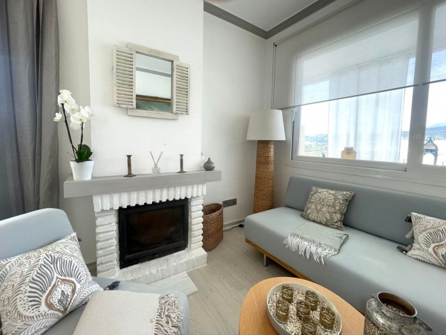 Penthouse avec 2 Chambres  à Estepona